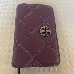 Purple wallet Tory Burch 
Tory Burch